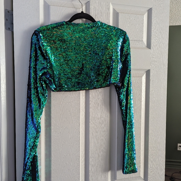 Sequence Shrug Top - Picture 2 of 2